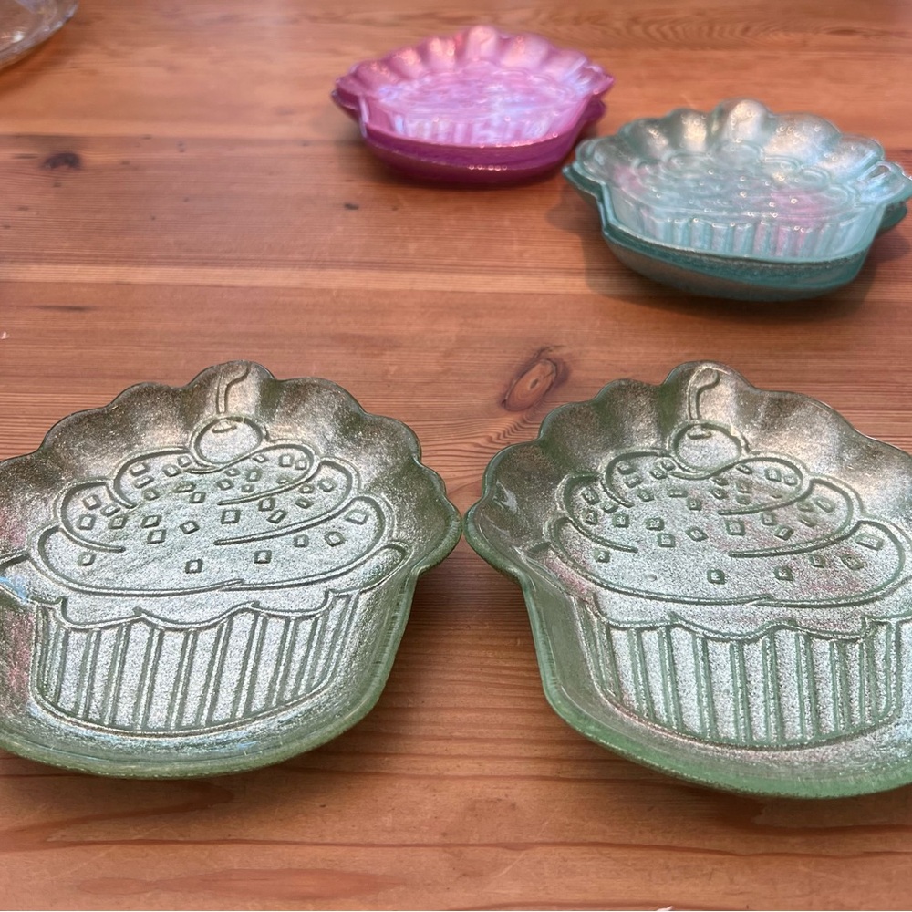 8-Glass Cupcake Dessert Plates - Picture 5 of 8